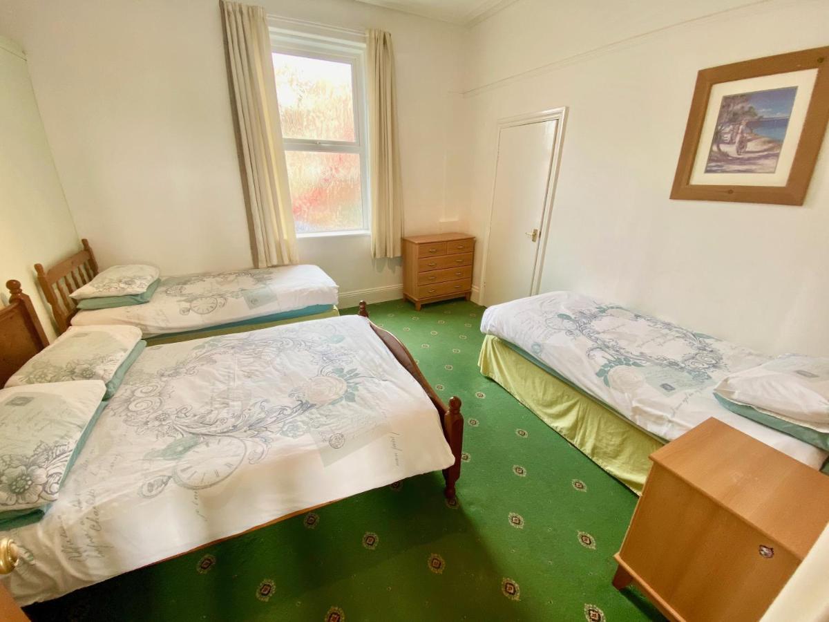 Beaconsfield House Holiday Apartments - Laterooms