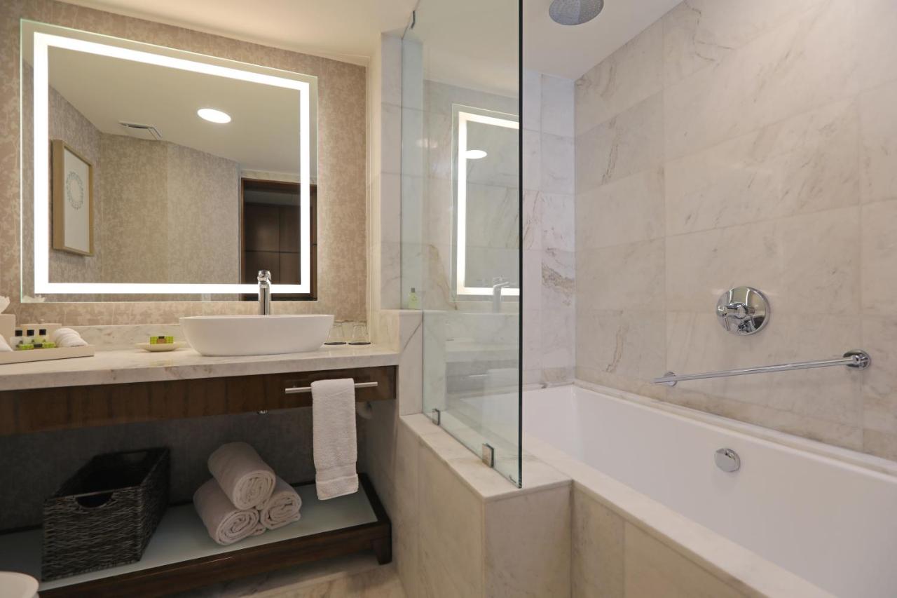 Real InterContinental at Multiplaza Mall, an IHG Hotel photo