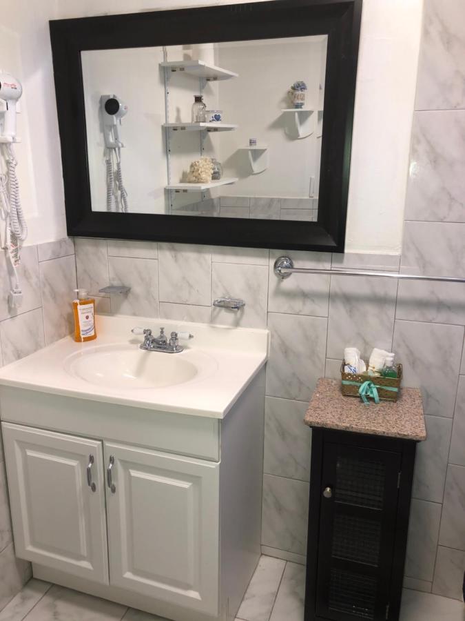 Private Suite next to Calle Ocho - 2