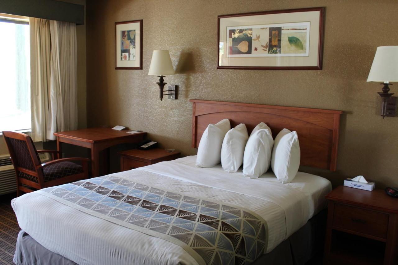 Best Inn & Suites — photo 12