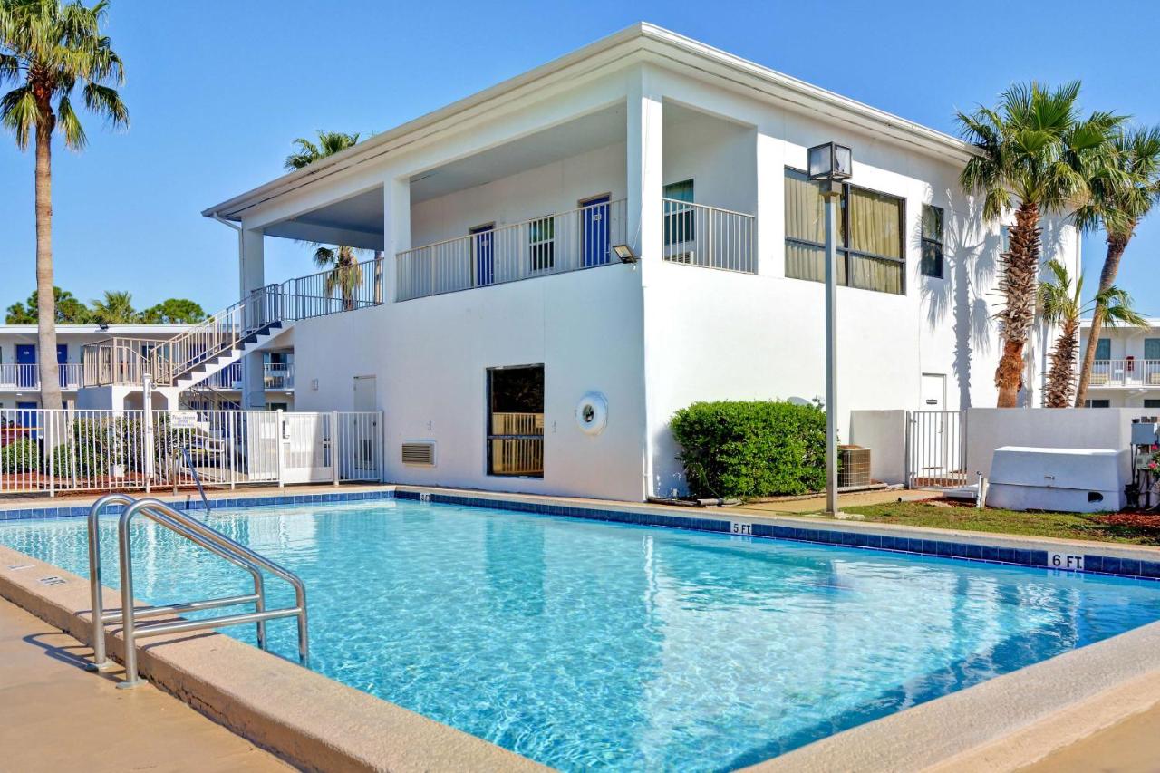 Image: Motel 6-Destin, FL