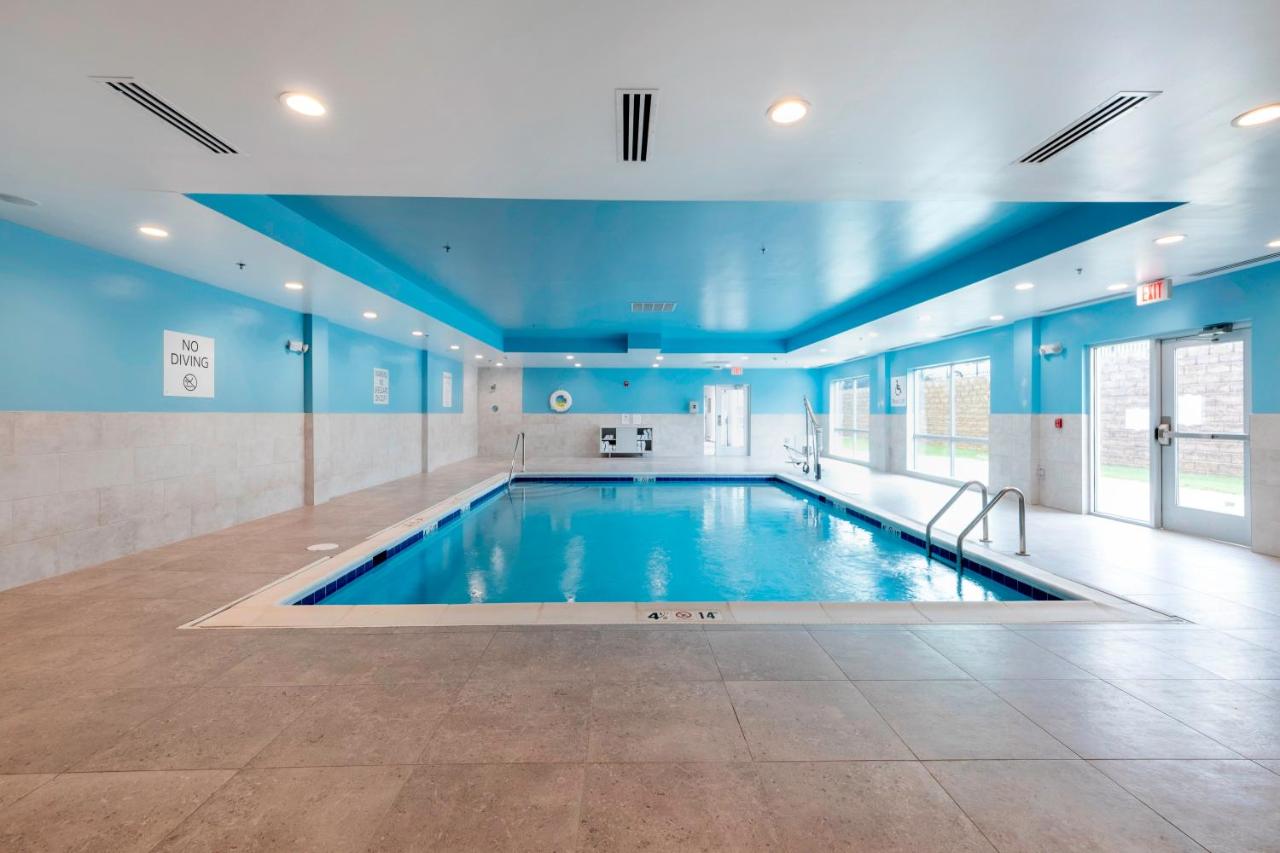 Heated swimming pool: Holiday Inn Express & Suites - Staunton, an IHG Hotel