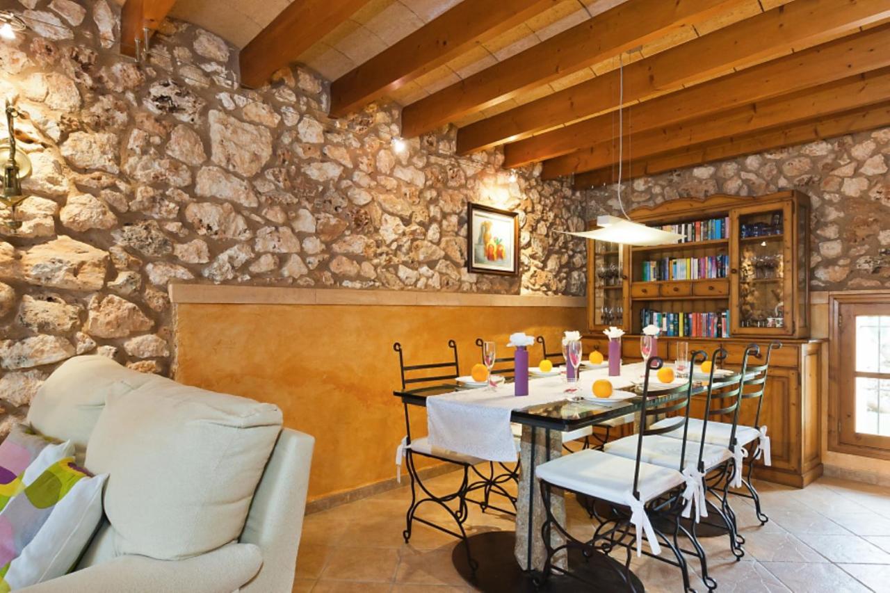 Vacation Home Finca Can Fonoll, Llubí, Spain - Booking.com