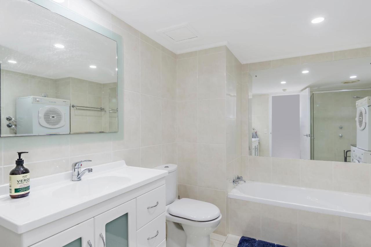 Golden Sands on the Beach - Absolute Beachfront Apartments photo