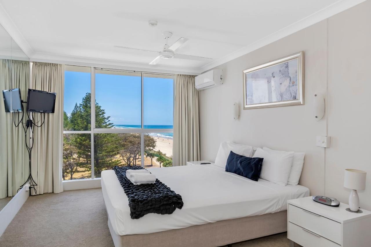 Golden Sands on the Beach - Absolute Beachfront Apartments photo