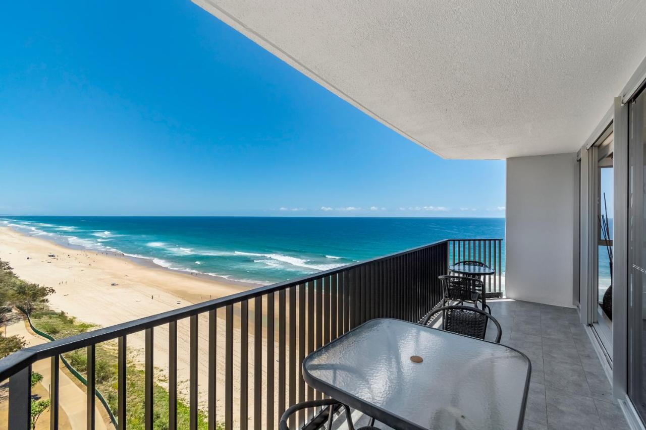 Golden Sands on the Beach - Absolute Beachfront Apartments photo