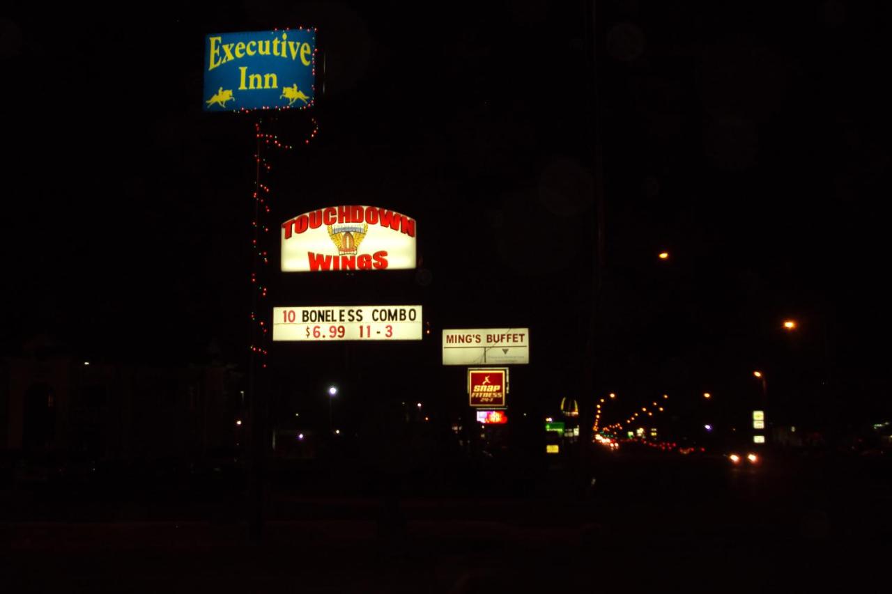 EXECUTIVE INN — photo 13