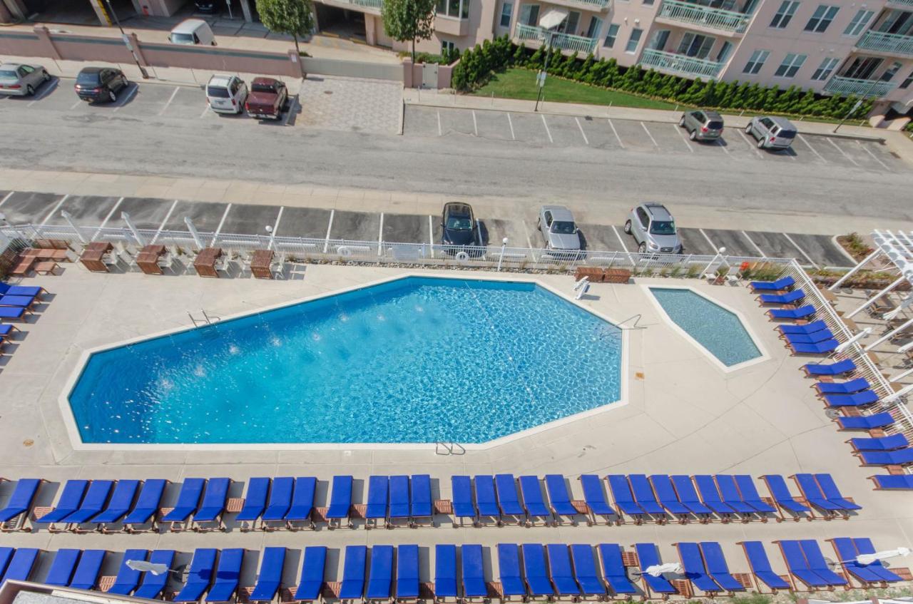 Heated swimming pool: ICONA Diamond Beach