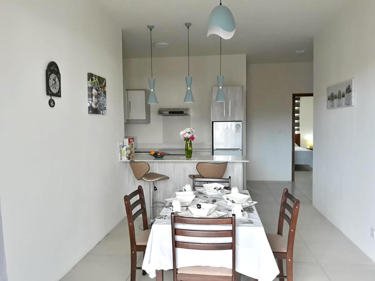 Charming apartment in Flic en Flac with shared pool - 5