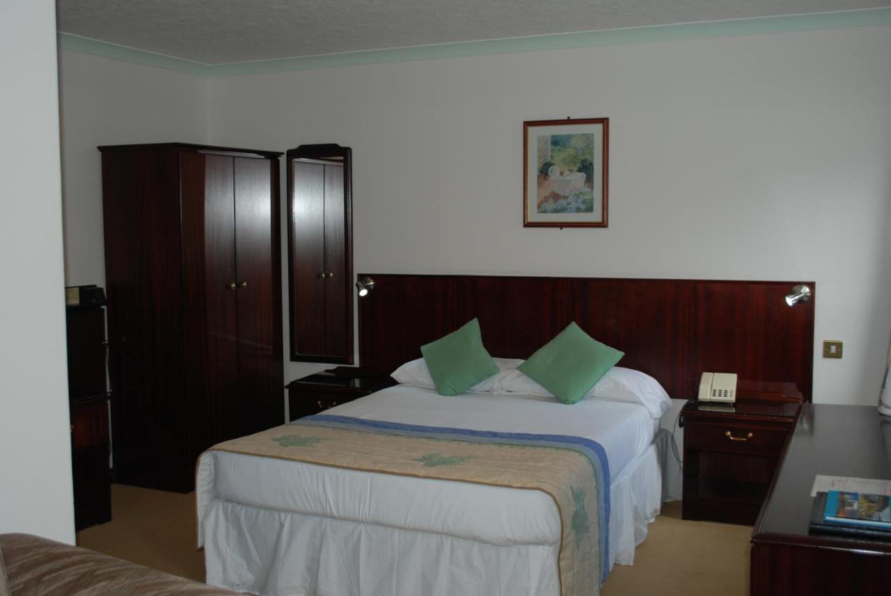 Priory Hotel - Laterooms