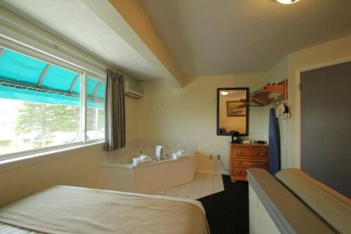 Sea Cliff House Motel — photo 11