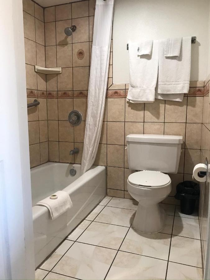 Economy Inn LAX — photo 20