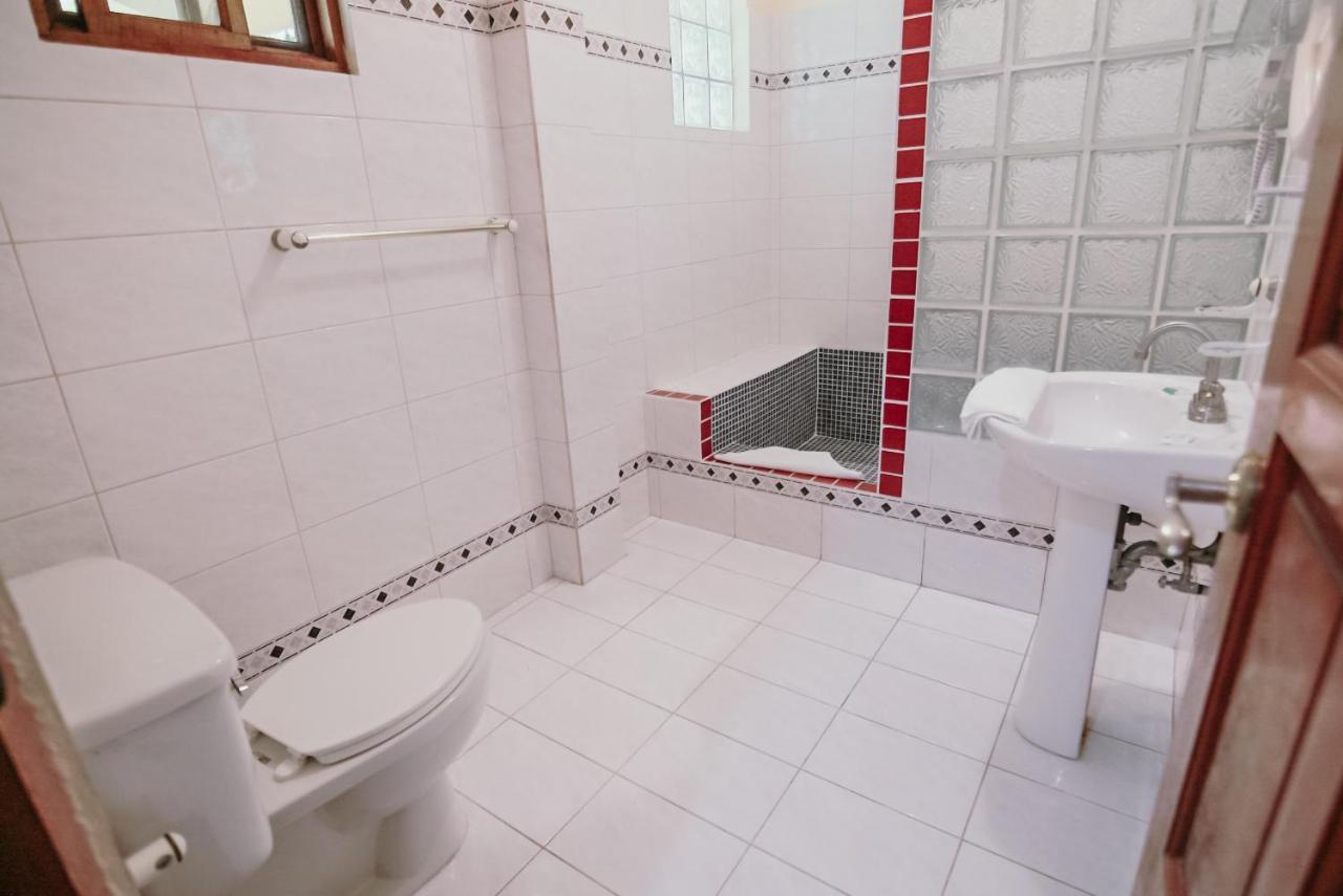 Hotel Tres Banderas photo