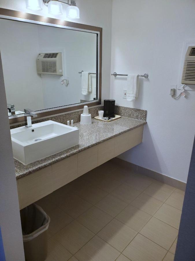 Exchange Club Motel — photo 8