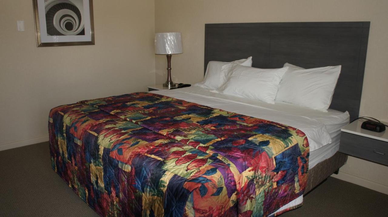 Apple Valley Hotel & Lodge — photo 12