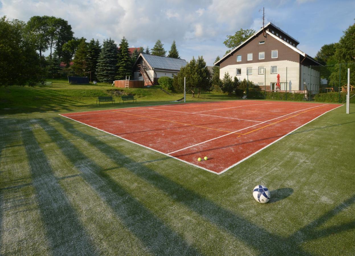 Tennis court: Penzion Kovářská
