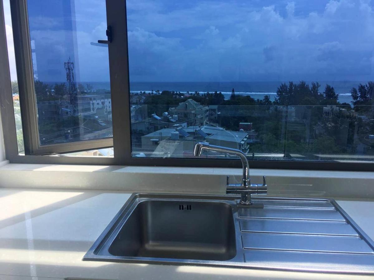 Contemporary Seaview Apartment in Flic en Flac + pool - 3