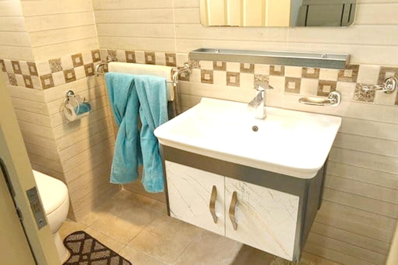 Elegant Apartment in Flic en Flac + Pool - 3