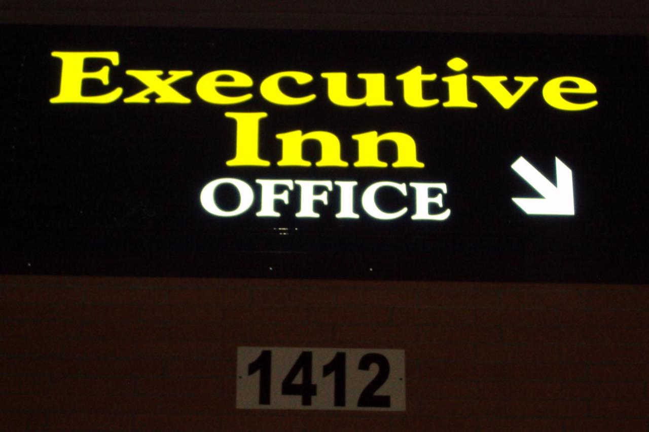 EXECUTIVE INN — photo 11
