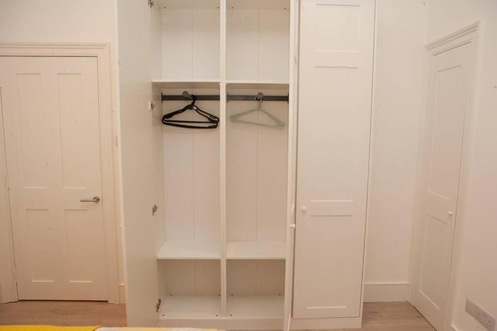 Stunning, 1 Bed Luxury Flat in Central Bath - 2