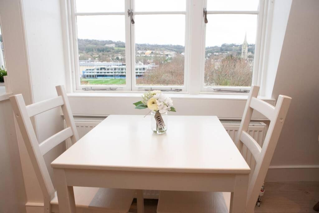 Spectacular views, 1 Bed Central Bath Apartment - 2