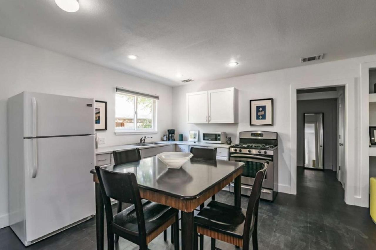 East Elizabeth St 2 Bedroom Home - 4