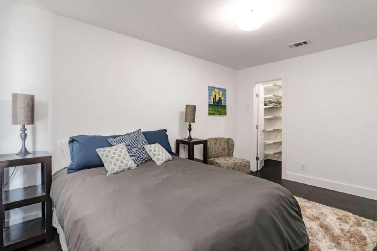 East Elizabeth St 2 Bedroom Home - 5