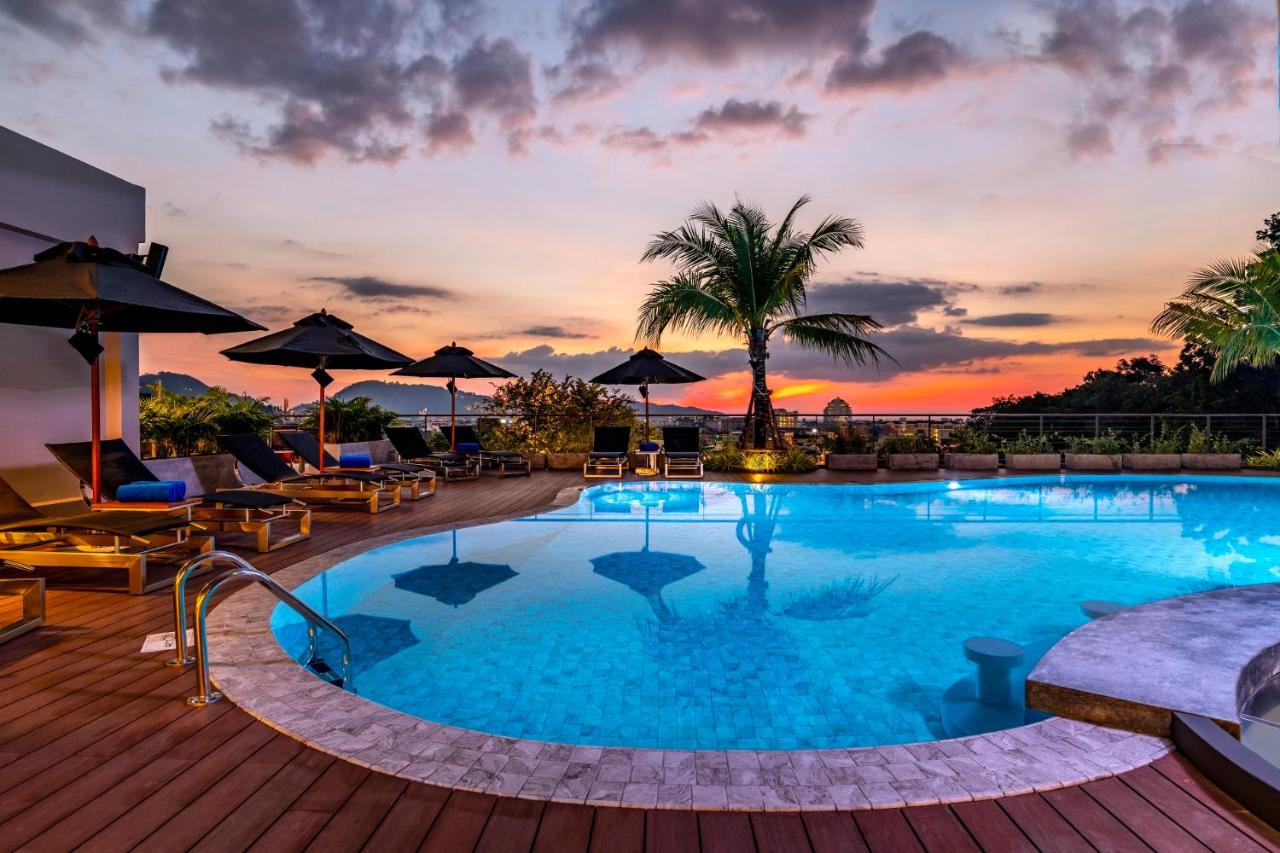 Rooftop swimming pool: SKYVIEW Resort Phuket Patong Beach - SHA Extra Plus