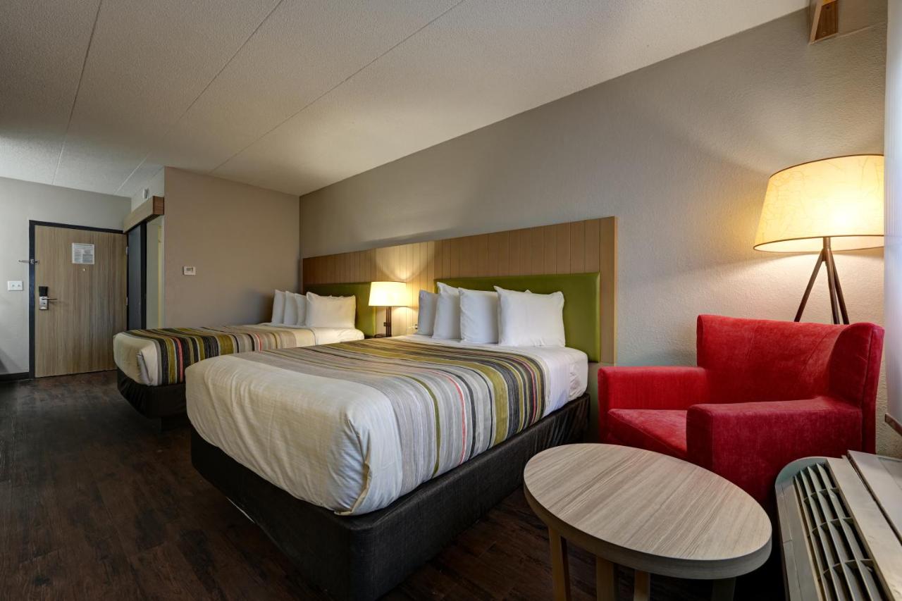 Pierre Inn & Suites — photo 23