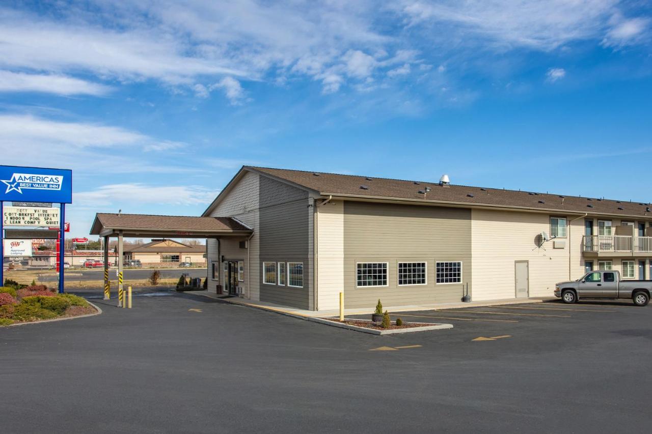 Americas Best Value Inn Burns — photo 16