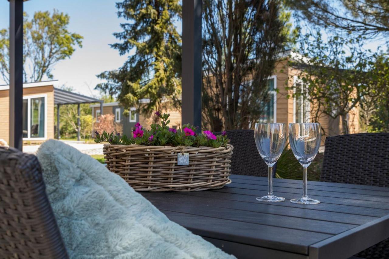 Chalet - Holidaypark Fort den Haak Vrouwenpolder photo