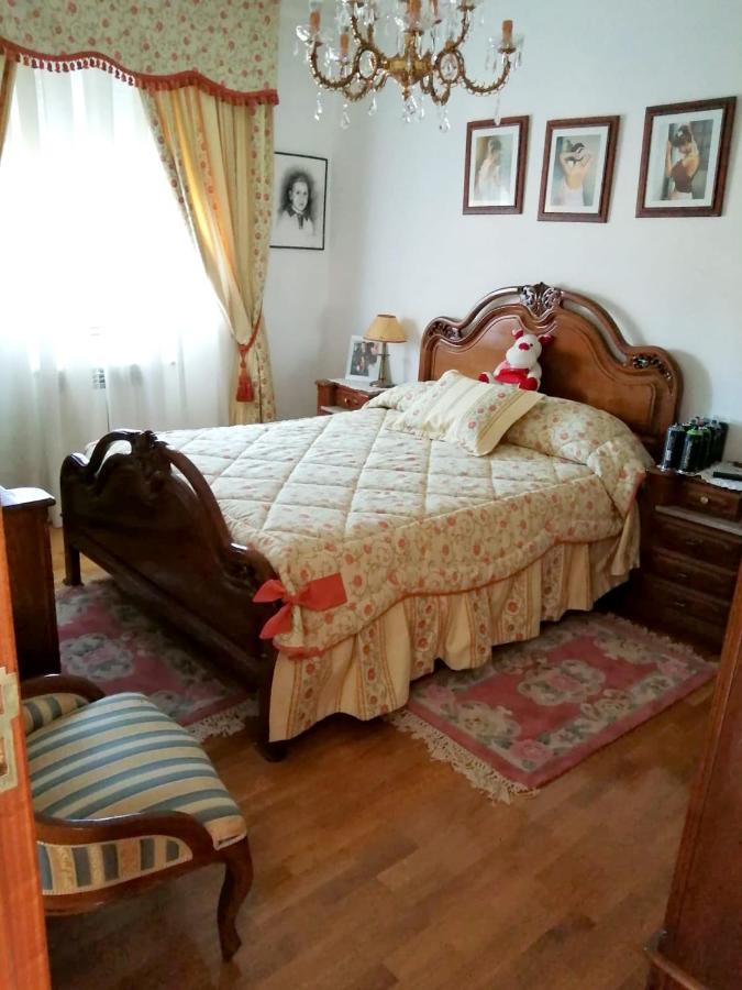 Apartment with 4 bedrooms in Tomino with enclosed garden and ...