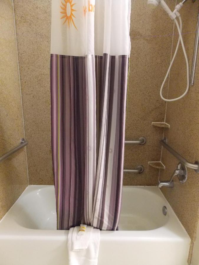Woodland Inn & Suites — photo 14