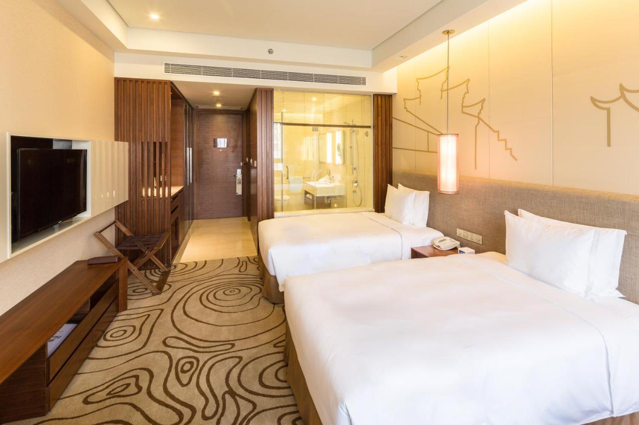 Holiday Inn Shanghai Hongqiao, an IHG Hotel photo