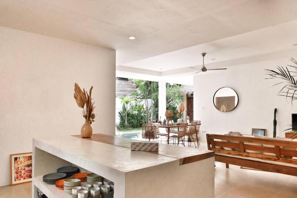 Charming 3 bedrooms villa in the heart of Canggu, Echo Beach - 5