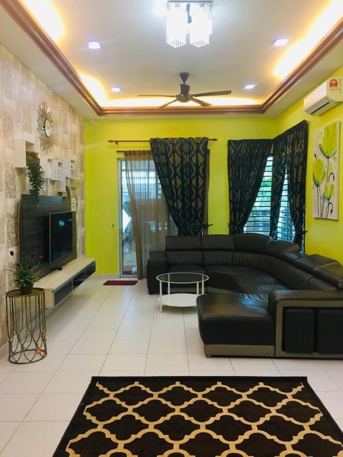 D Wangi Homestay Pasir Gudang at Ecotropic - 4