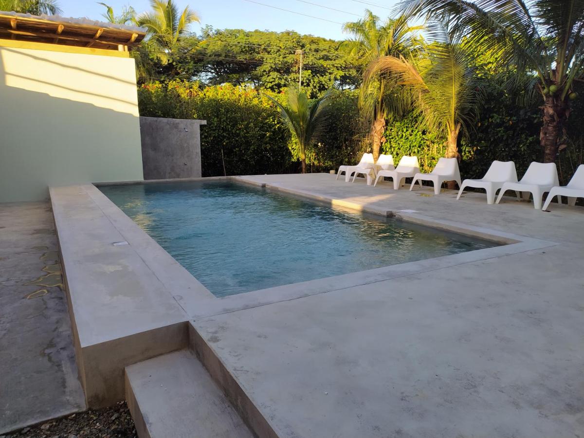Rooftop swimming pool: Residencia El Balatà