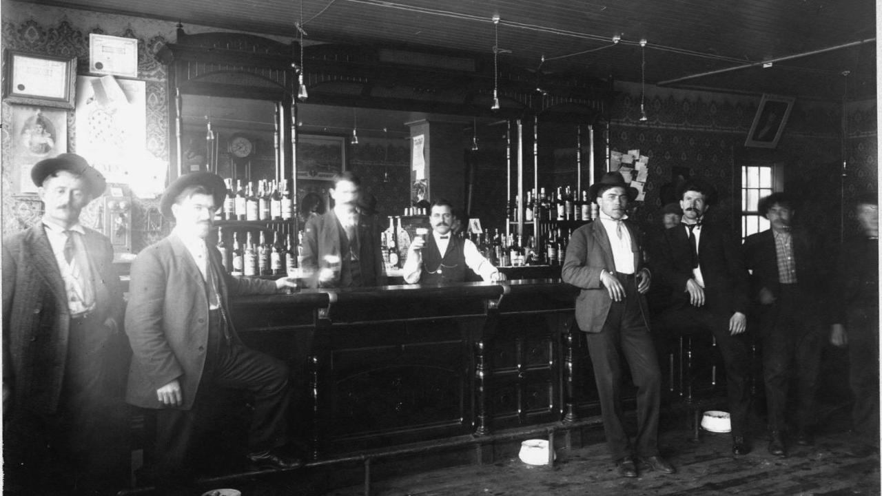 Hideout Lounge and Al's Alaskan Inn Motel — photo 12