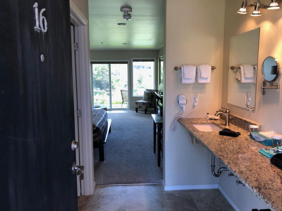 Inn at Arch Rock — photo 17