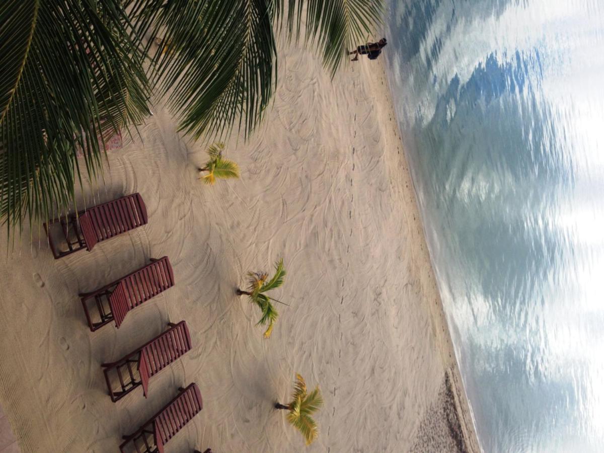 Beach: Belizean Nirvana