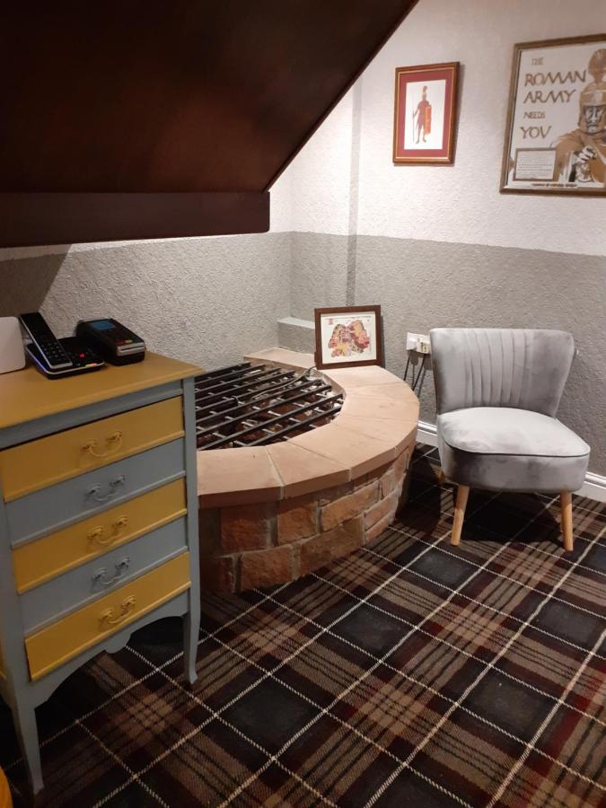 {{ hotelInfo.altText }}