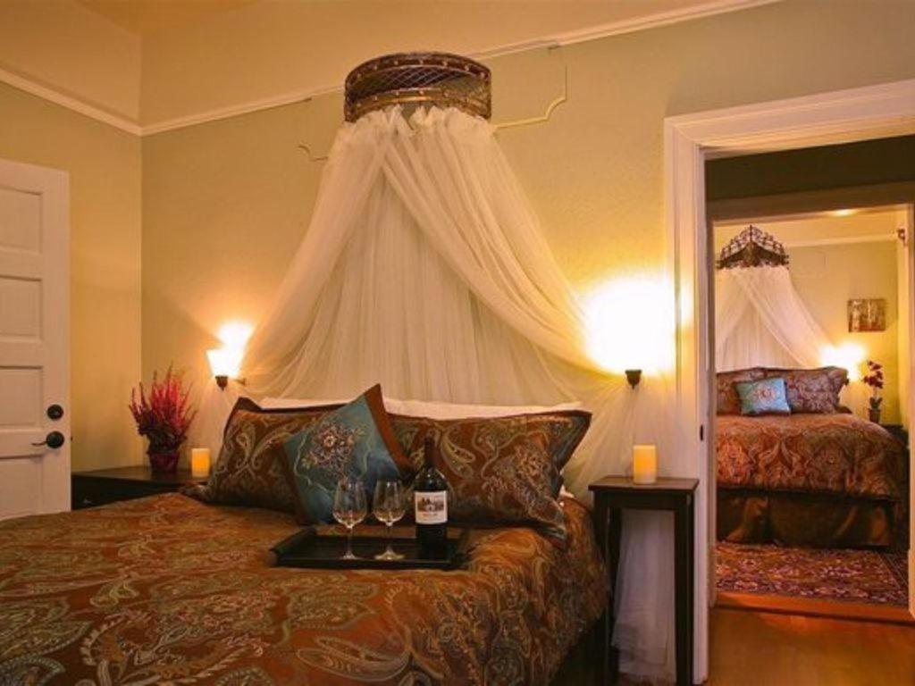 Cabernet House, an Old World Inn — photo 23