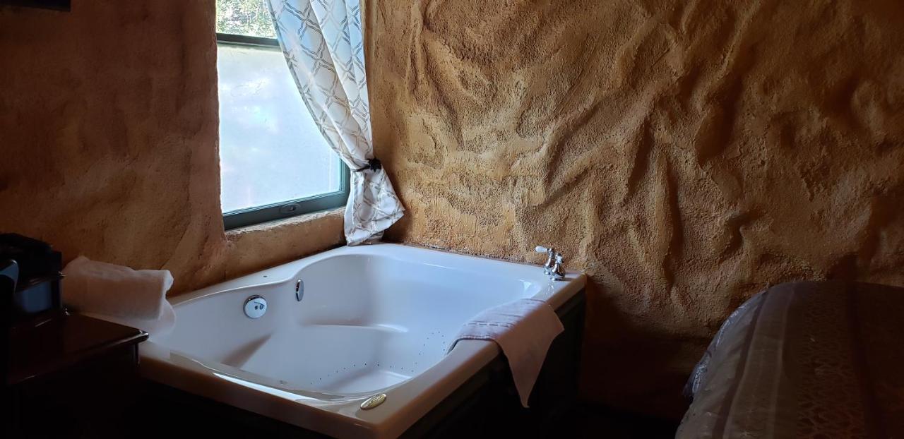 Cabernet House, an Old World Inn — photo 12
