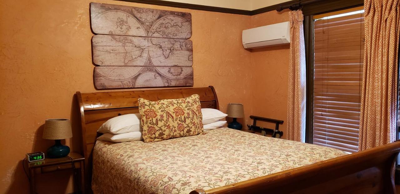 Cabernet House, an Old World Inn — photo 9