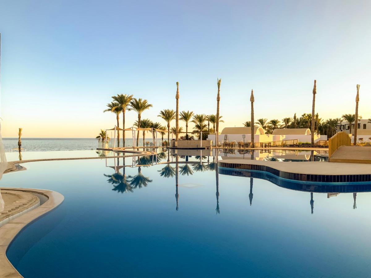 Heated swimming pool: Sunrise Diamond Beach Resort -Grand Select