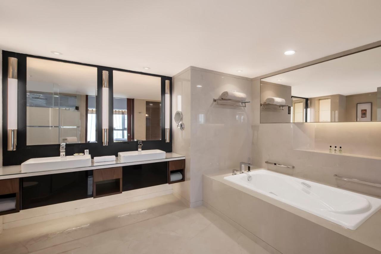 InterContinental Shanghai Pudong, an IHG Hotel photo