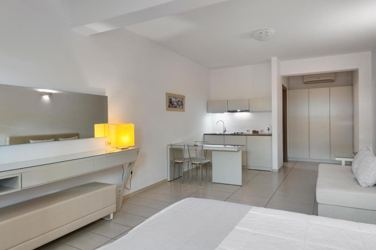 Lithos by Spyros & Flora - 5