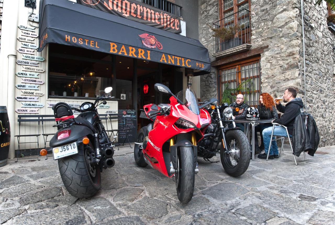 Barri Antic Hostel & Pub photo