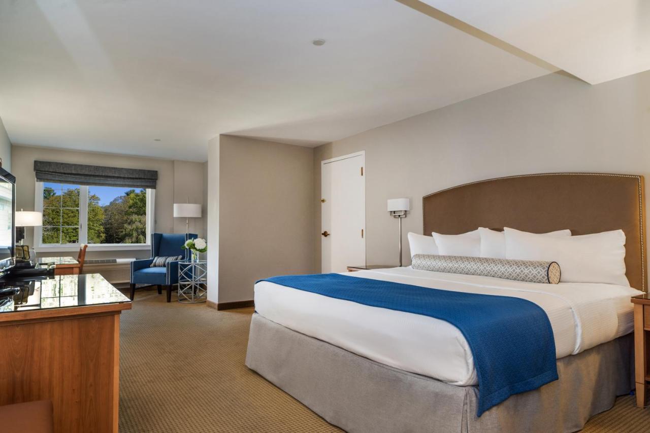 Water's Edge Resort & Spa — photo 17
