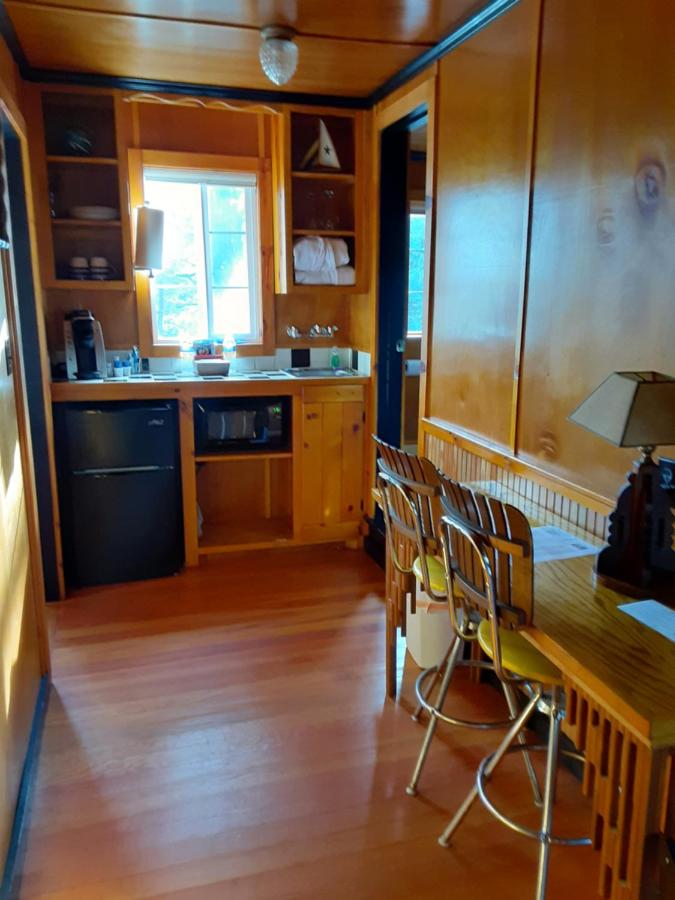 Anchor Inn Resort — photo 22